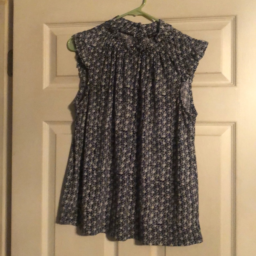 Sleeveless blouse